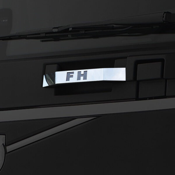 FVO216 VOLVO FOR TOP OF GRILL HOLDER CHROME FH4 / 2013-2020