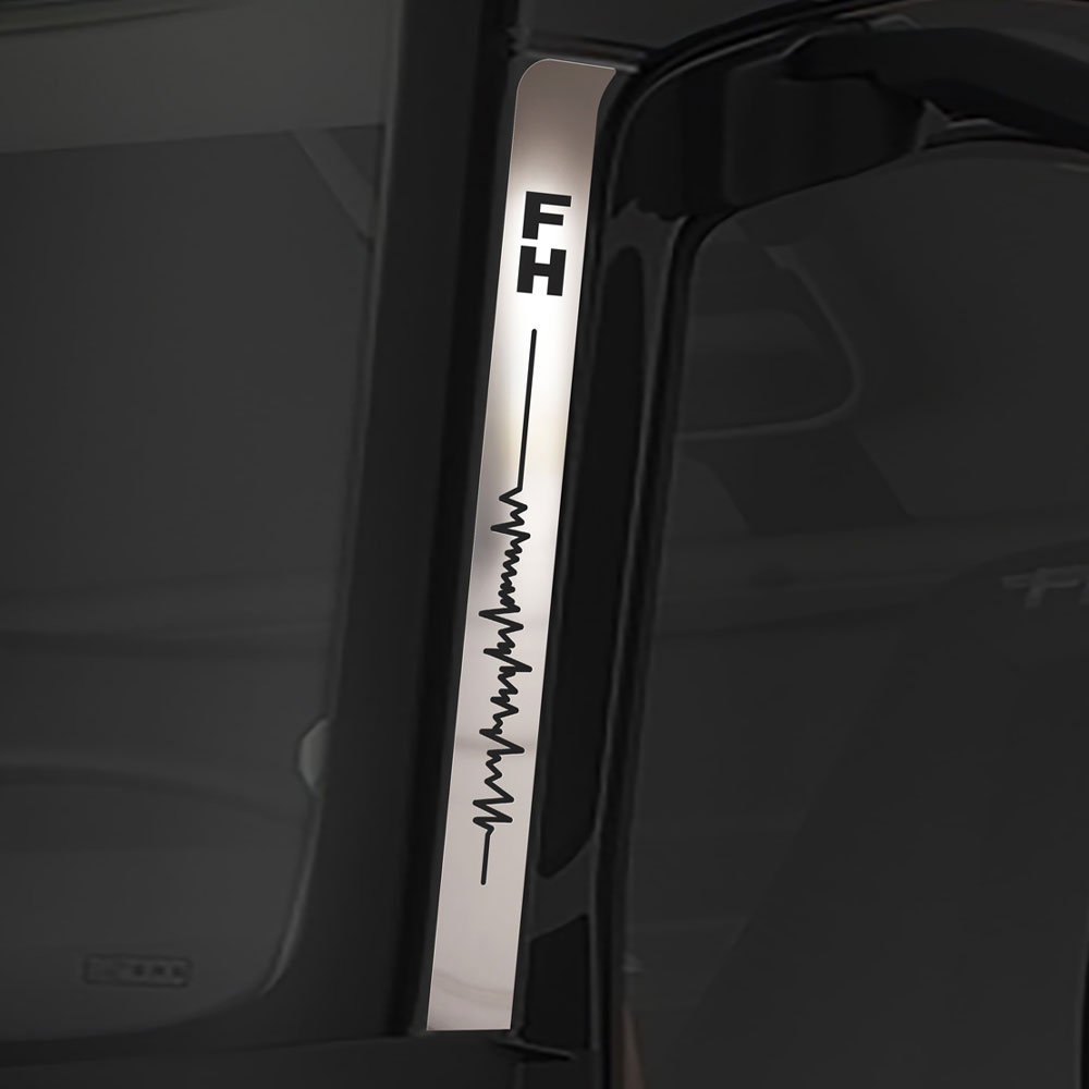 FVO237 VOLVO FOR FRONT OF DOOR LATH CHROME FH4 / 2013+