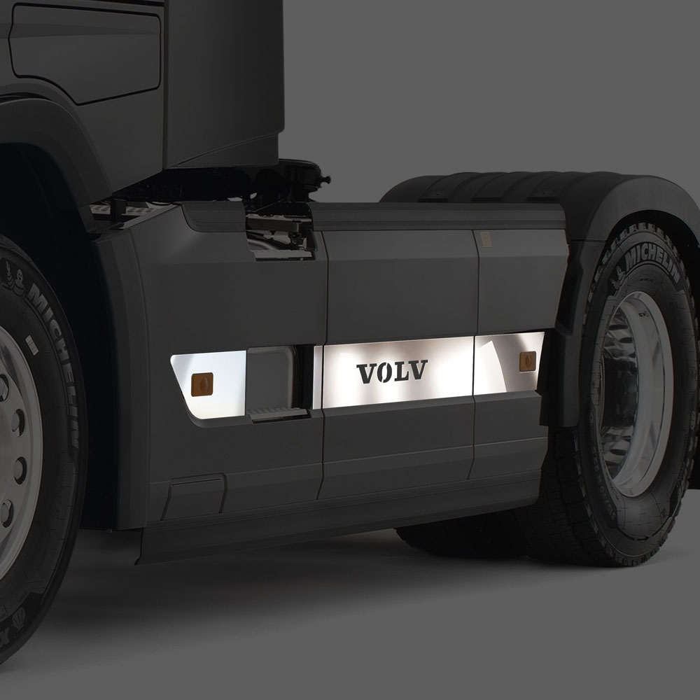FVO238 VOLVO FOR MIDDLE OF SIDE LATH CHROME FH / 2021
